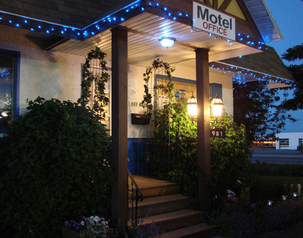Blue Mountain Motel Pincher Creek Dış mekan fotoğraf