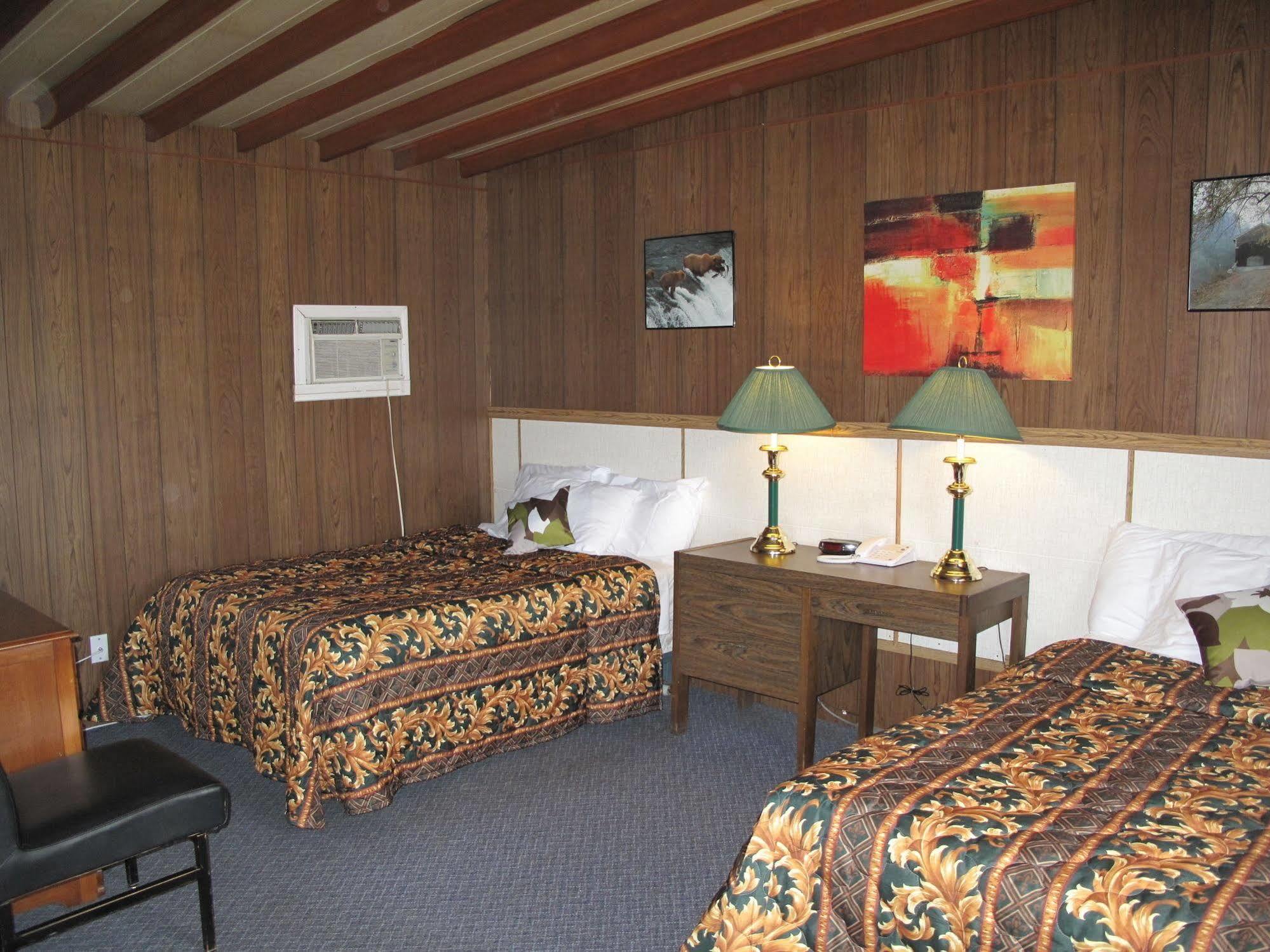Blue Mountain Motel Pincher Creek Dış mekan fotoğraf